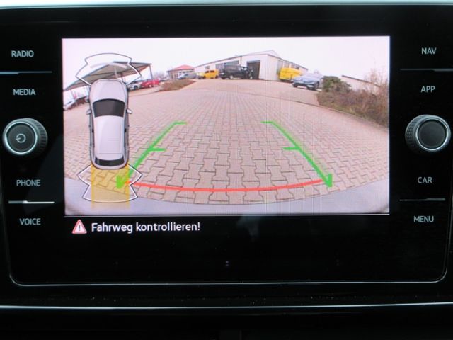 T-Roc 1.5 TSI DSG R-Line AHK/LED-PLUS/NAVI+RFK/A