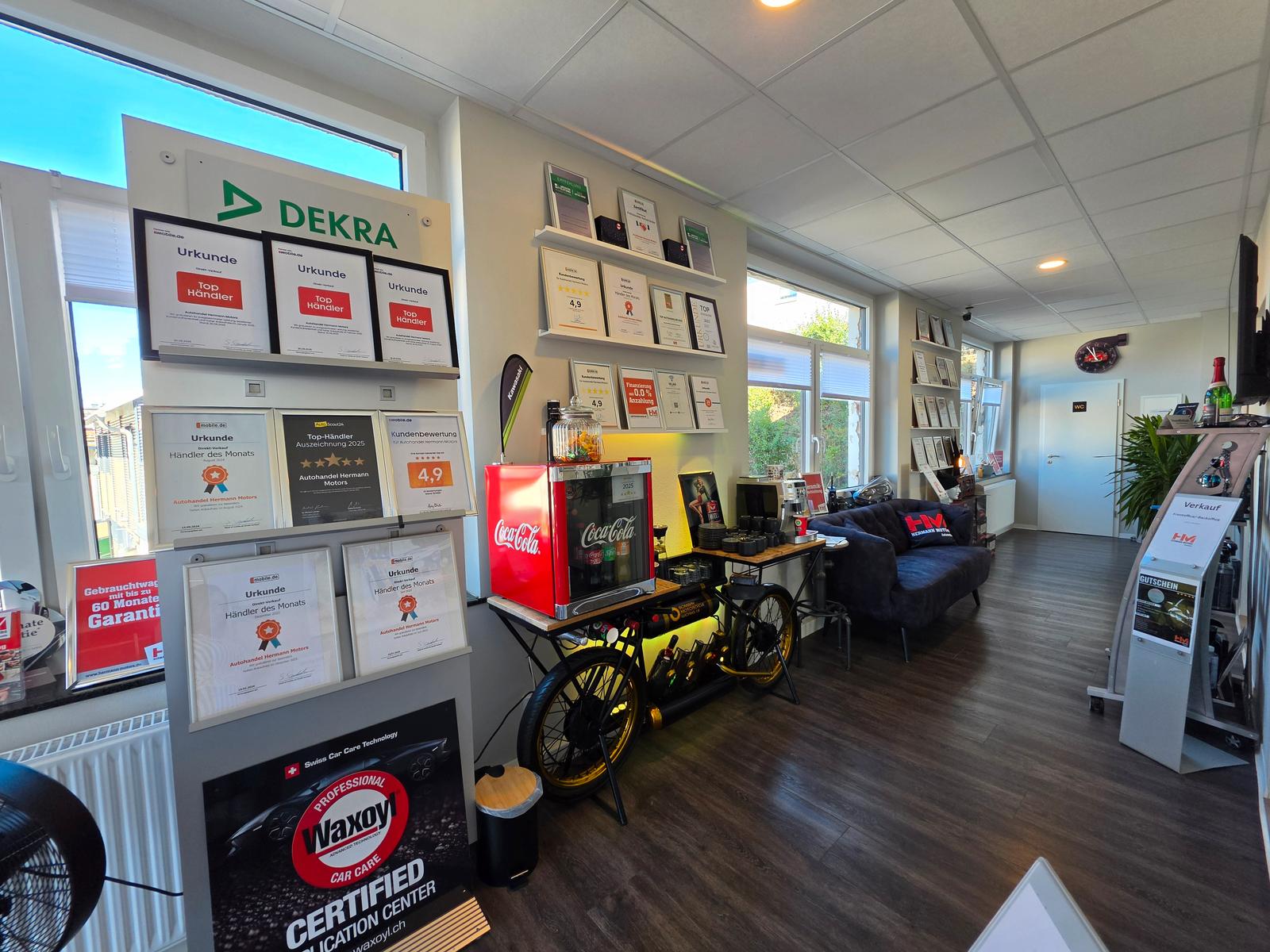 showroom-image-bottom