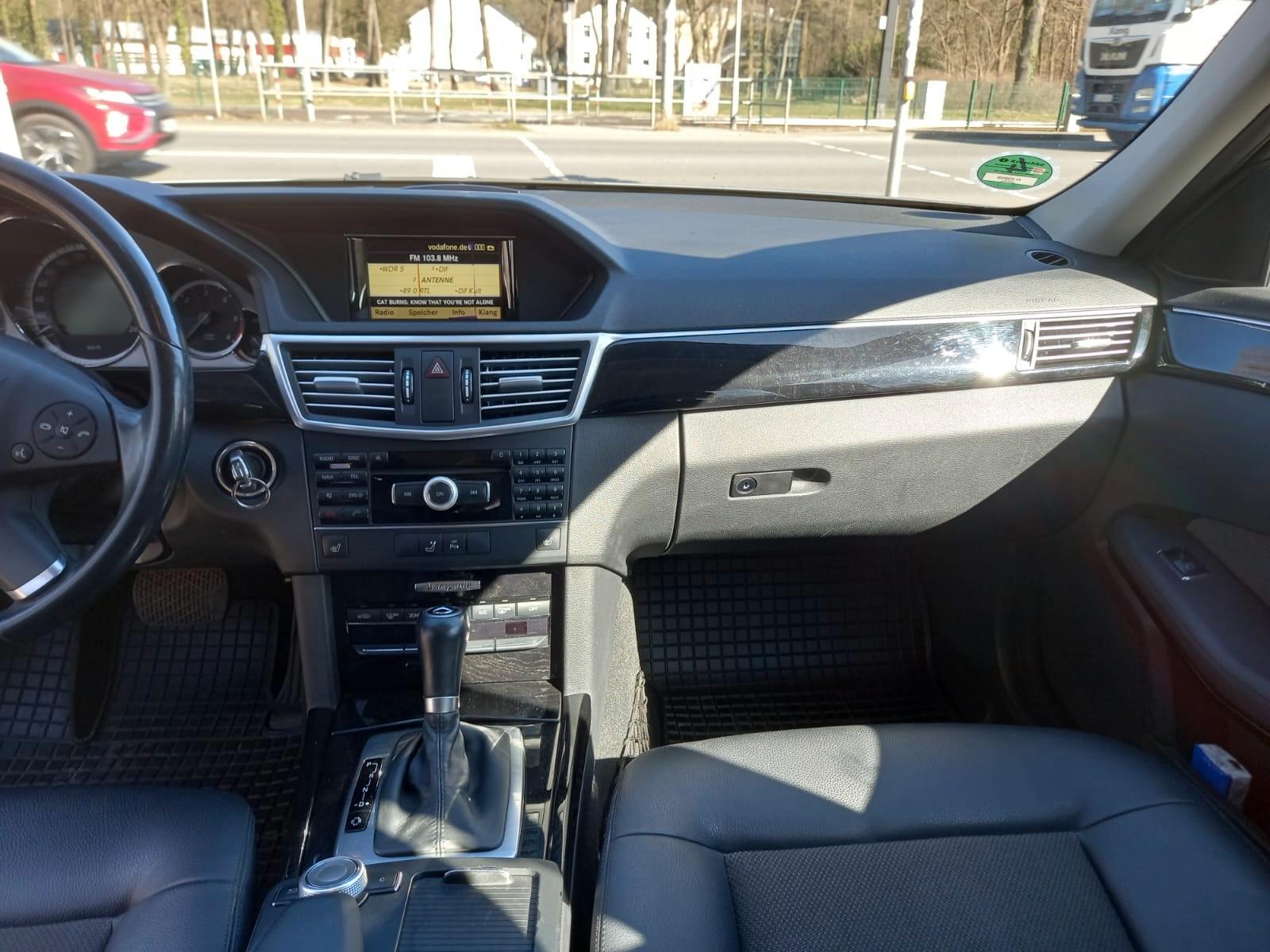 Mercedes-Benz E 220 CDI T BlueEFFICIENCY ELEGANCE ELEGANCE