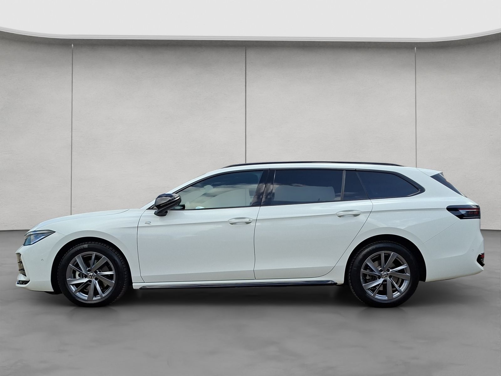 Volkswagen Passat Variant 2.0 TDI DSG R-Line NAVI AHK 360° foto 2