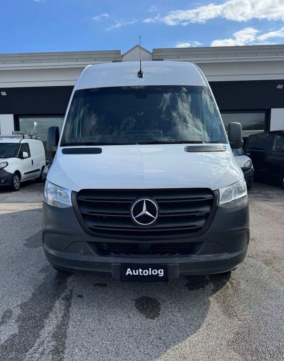 Mercedes-Benz Mercedes-benz Sprinter F37/33 311 CDI RWD TA Fur