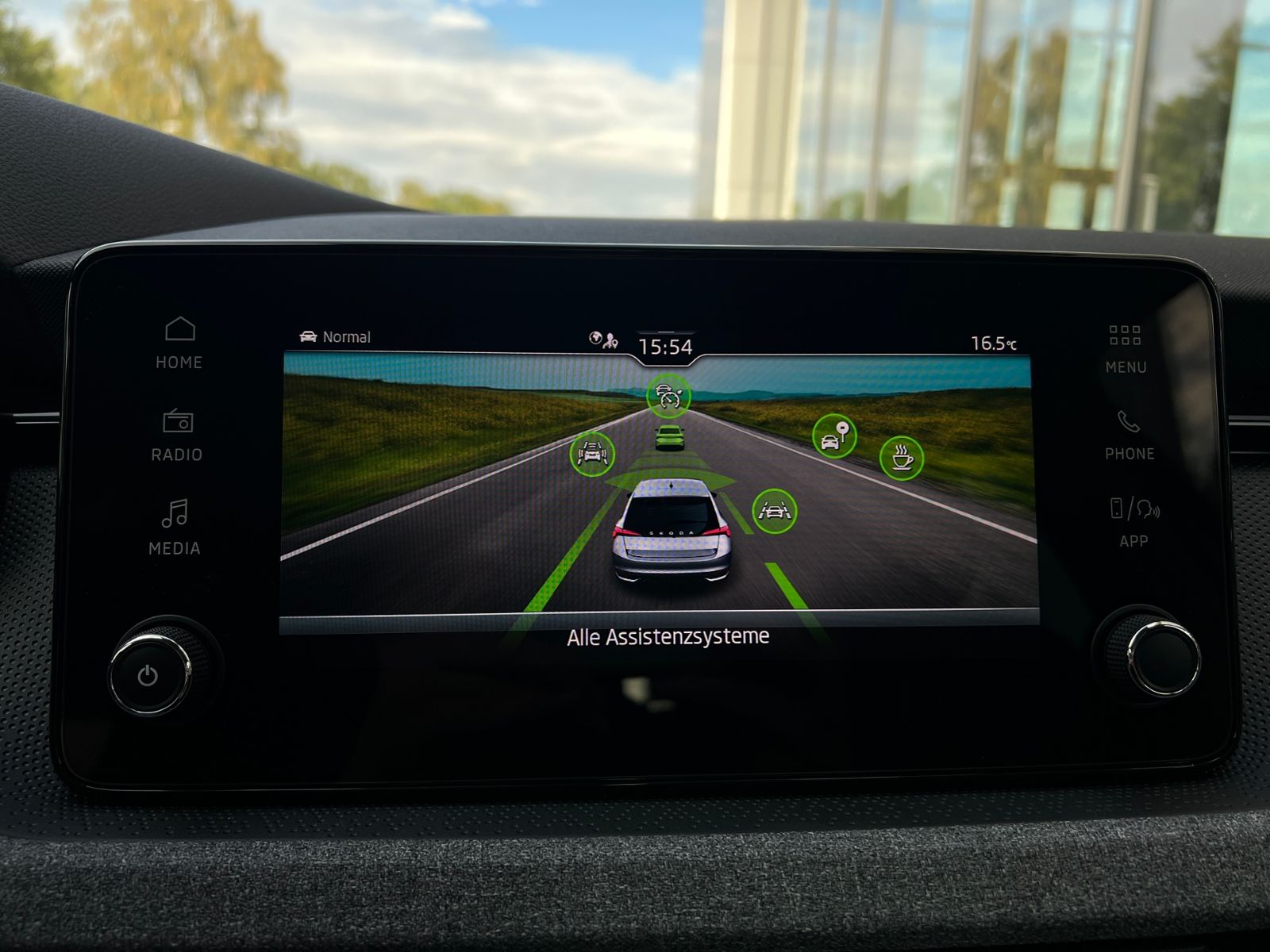 Fahrzeugabbildung SKODA Scala Selection 1.0 TSI DSG *AHK, LED, ACC, Kame