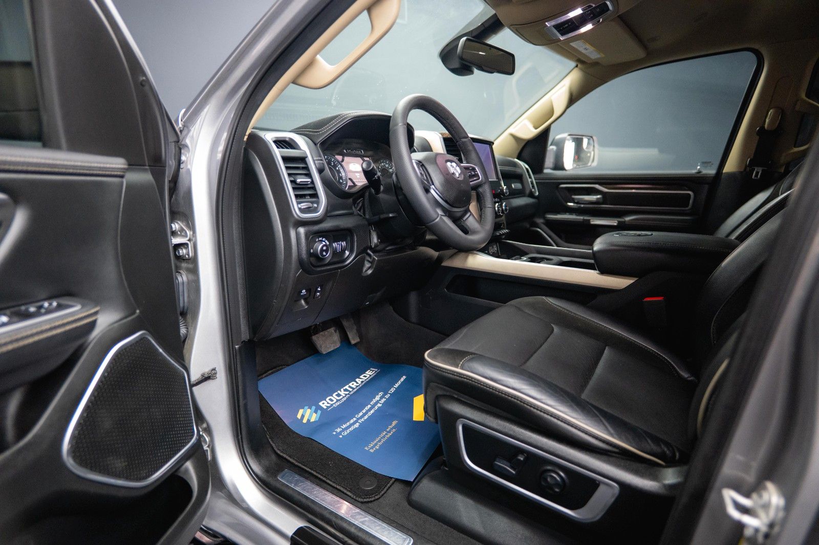 Fahrzeugabbildung Dodge RAM 5.7 V8 HEMI 4x4 NIGHT-Edition LARAMIE *LED*