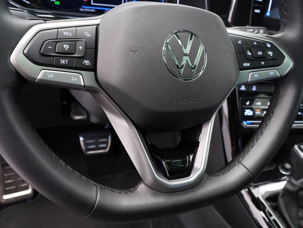 Fahrzeugabbildung Volkswagen T-Roc 1.5 TSI DSG R-Line BLACKSTYLE PANO