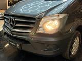 Mercedes-Benz Sprinter II Kasten 216 CDI Hoch Sthzg AHK 2.Ha - Betonpumpe
