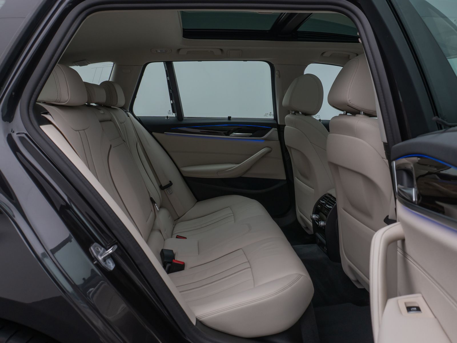 Fahrzeugabbildung BMW 540i xD Panorama 360°DAB Fernlichtassist Sport