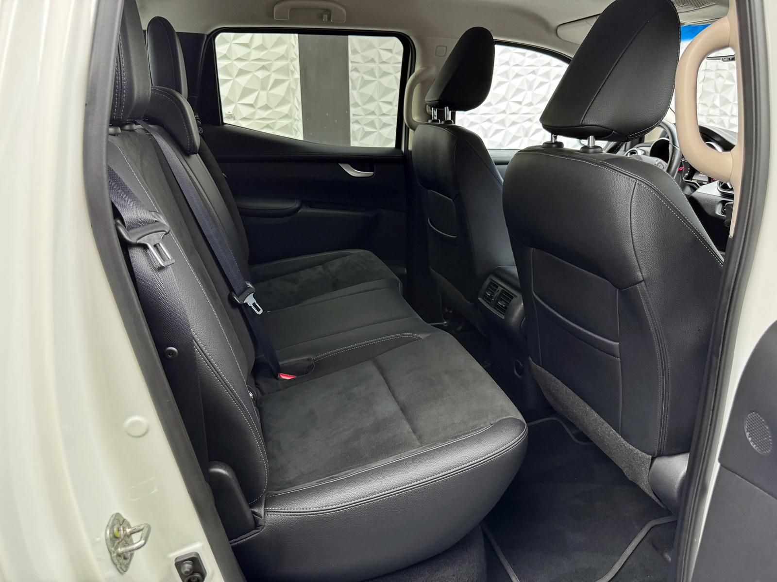 Fahrzeugabbildung Mercedes-Benz d POWER-EDITION/4MATIC/LED/KEYLES/360°/AHK