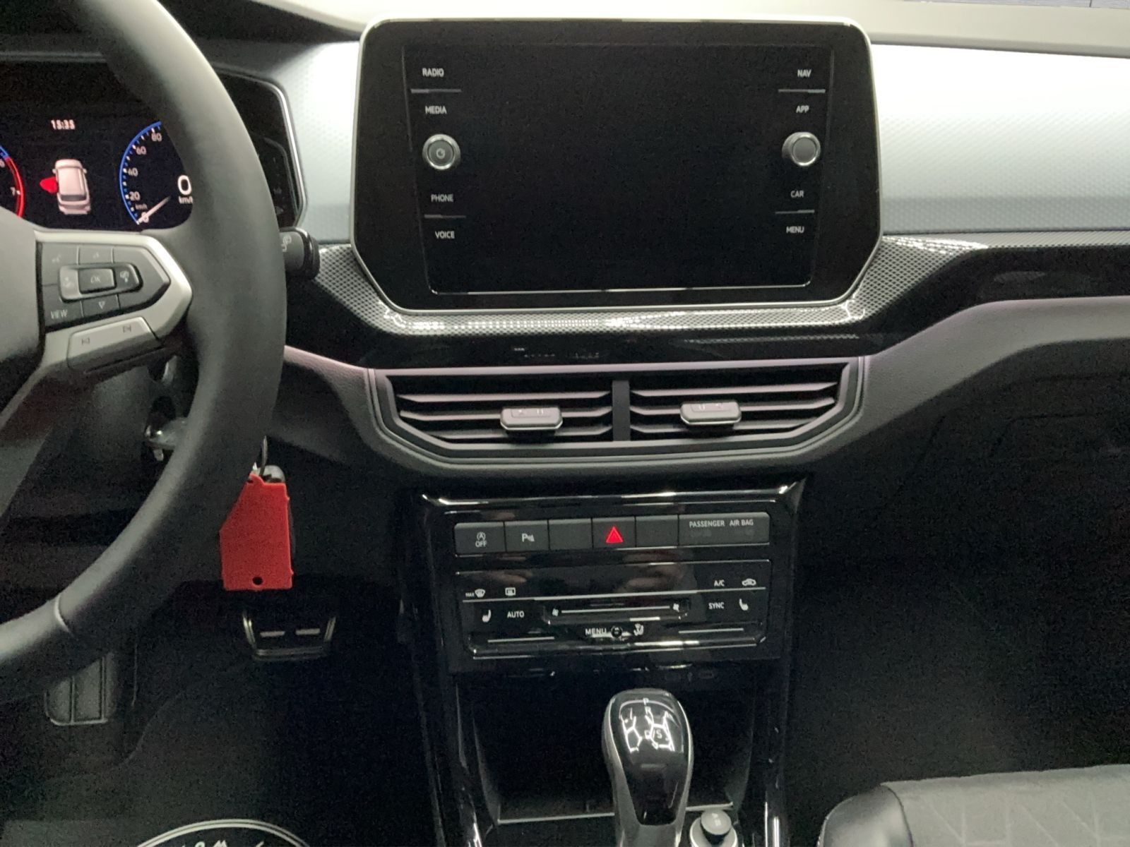 Volkswagen T-Cross ENERGY 1.0 l TSI DSG RFK Side Assist LED foto 2