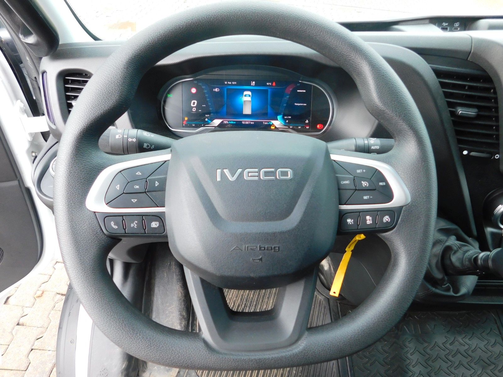 Fahrzeugabbildung Iveco Daily 35C18H/P Fahrgestell/Luftfederung/ AHK