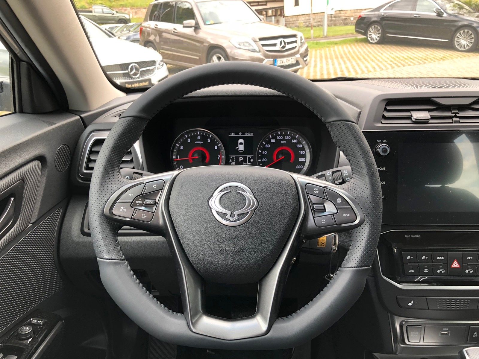 Fahrzeugabbildung Ssangyong Quartz IRON METAL NAVI+KAMERA+LENKRADHZGNavi/BC