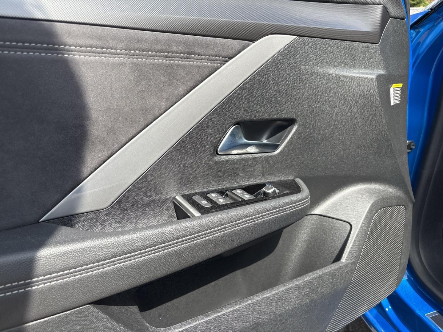 Opel Astra Electric Ultimate 54kWh Infotainment Tech 
