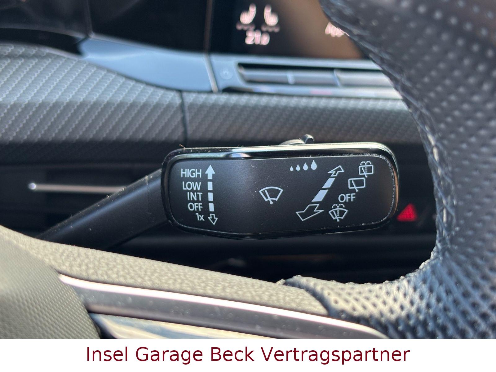 Volkswagen Golf VIII Variant R-Line|Carplay|LED|ACC|1.Hand