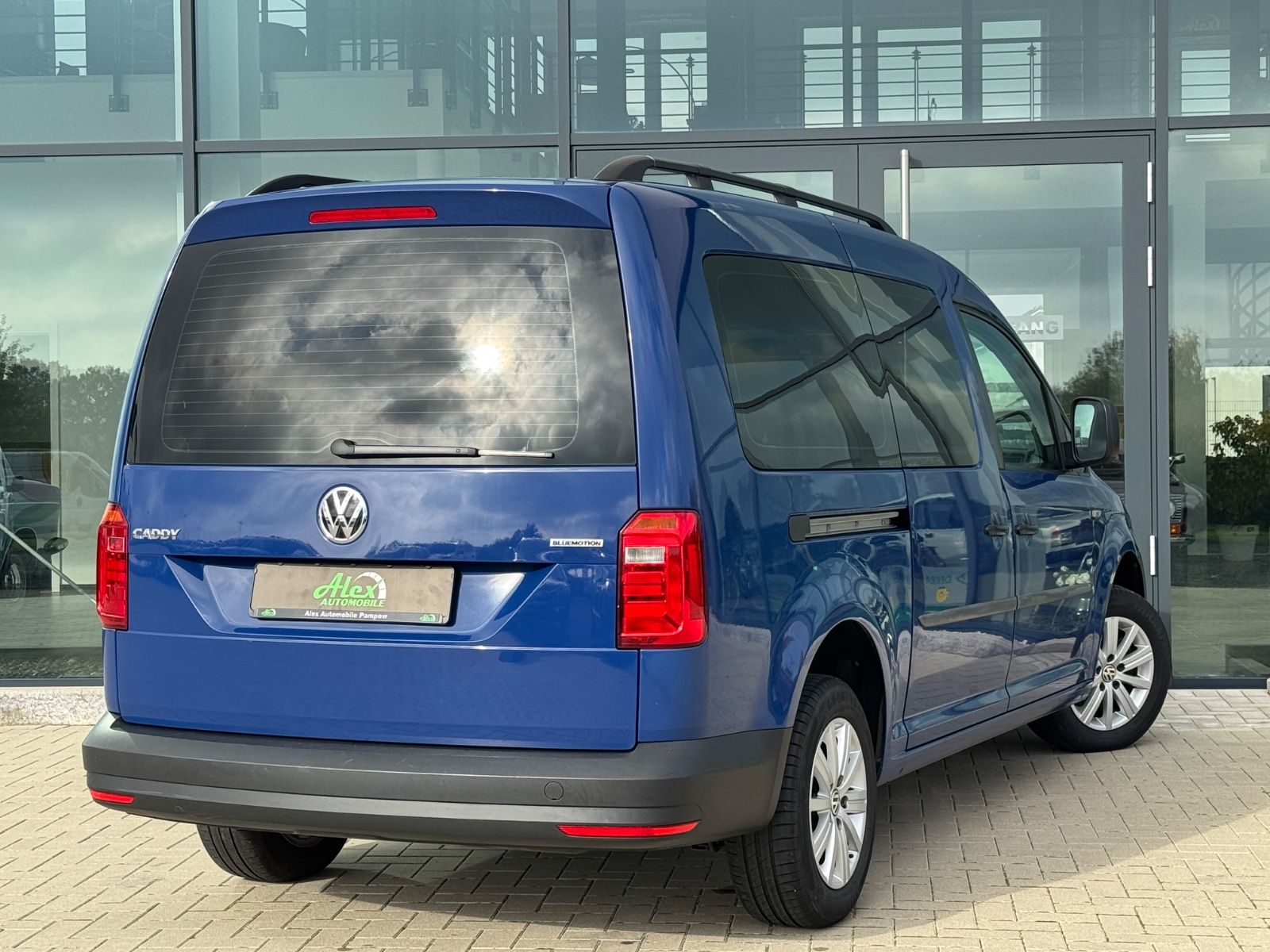 Volkswagen Caddy Maxi Kombi CNG Automatik 1. Hand 5-Sitzer foto 6