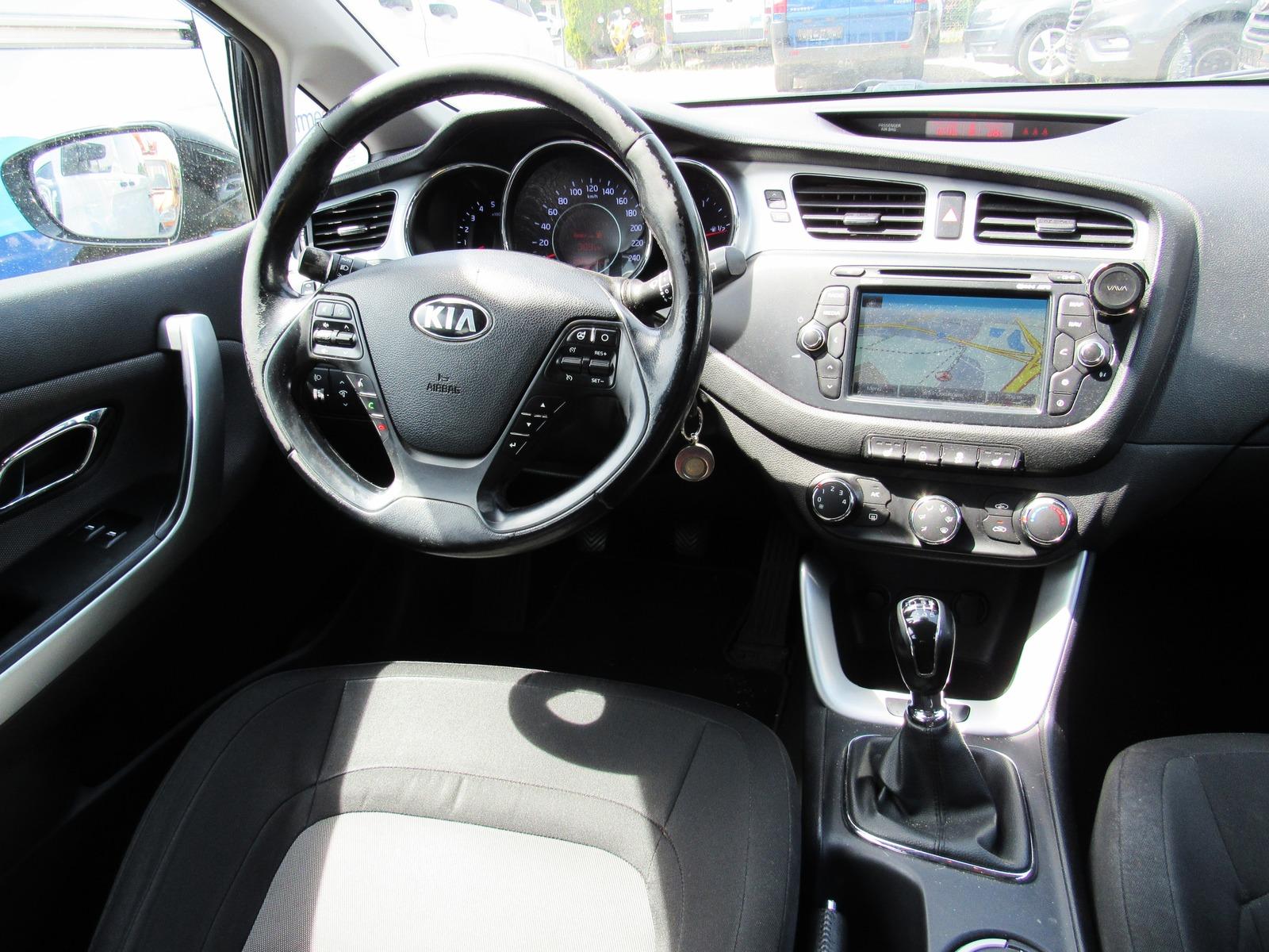 Kia cee'd 2012 — engine 1.582 cm³, 128 HP (94kW)