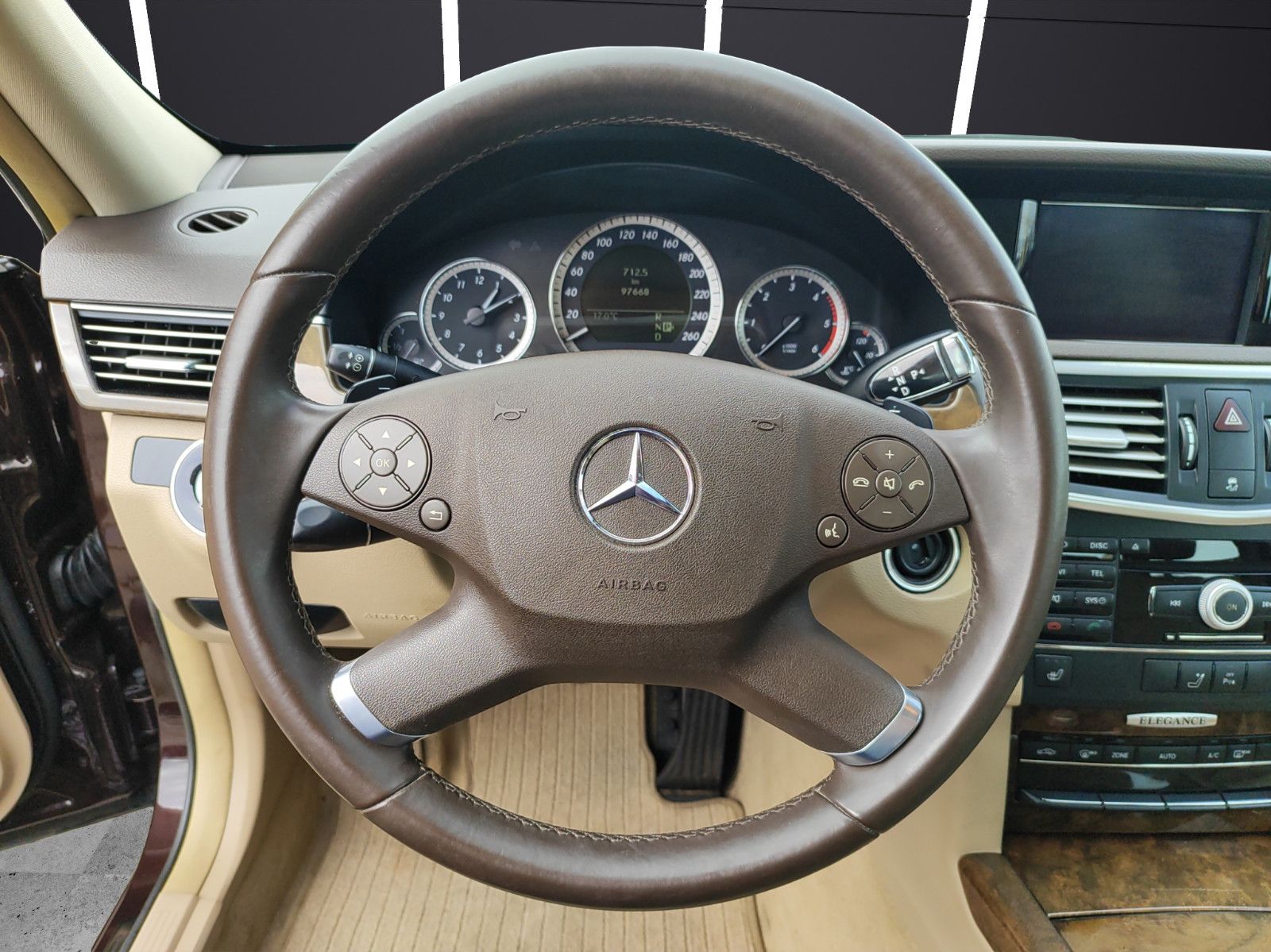 Fahrzeugabbildung Mercedes-Benz E 350 CDI BlueEfficiency*Navi*Leder*Top Zustand*