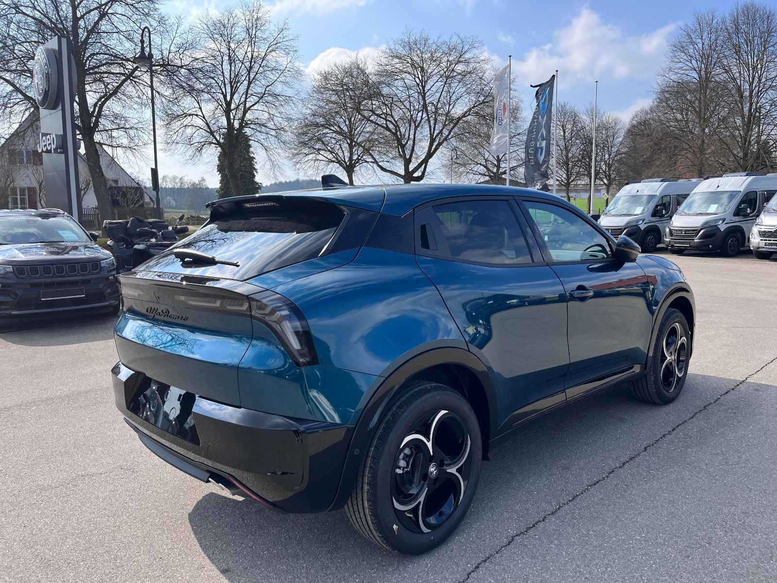 Fahrzeugabbildung Alfa Romeo Junior Ibrida 1.2 VGT 48V-Hybrid 107 kW Ti