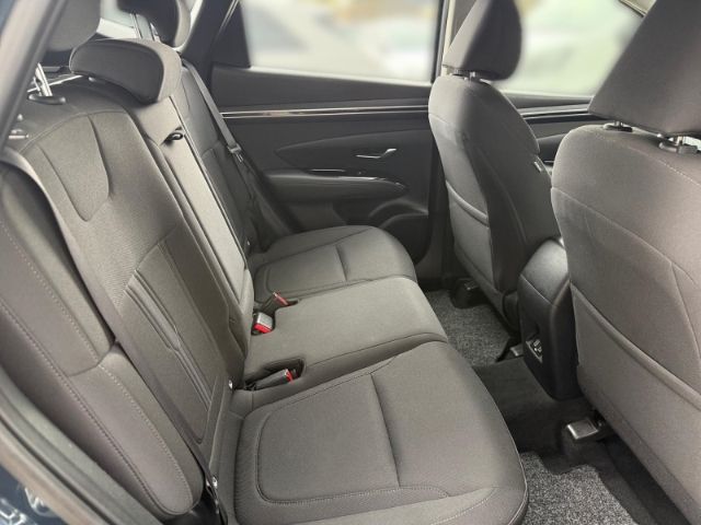 Fahrzeugabbildung Hyundai Tucson Select 2WD +KLIMA+NAVI+RFK+PDC+SHZ+UVM+