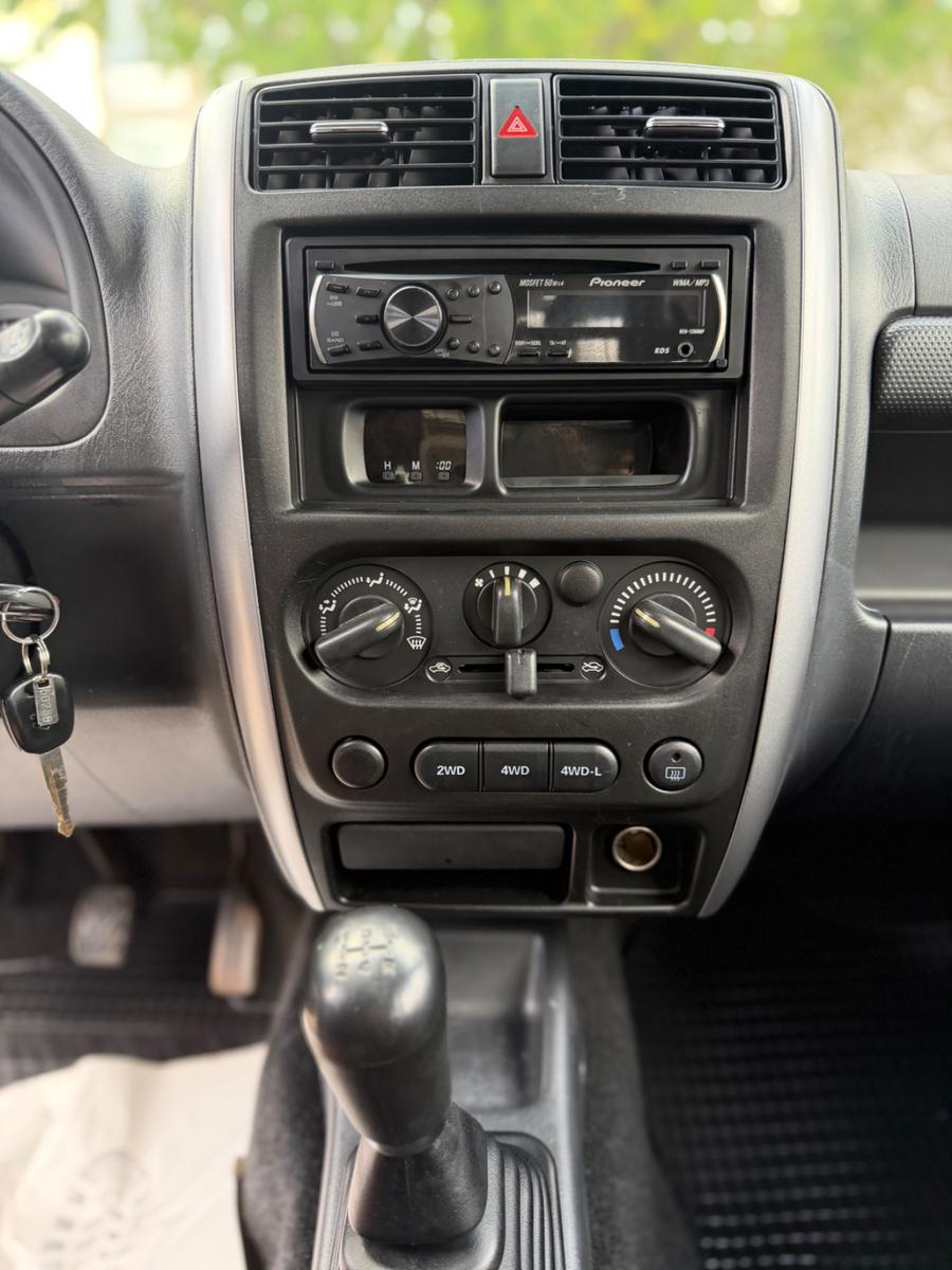 SUZUKI JIMNY 1.3 VVT 86ch RANGER 4X4 - ATTELAGE - 1ER PROPRIÉTAIRE - BARRES DE TOIT