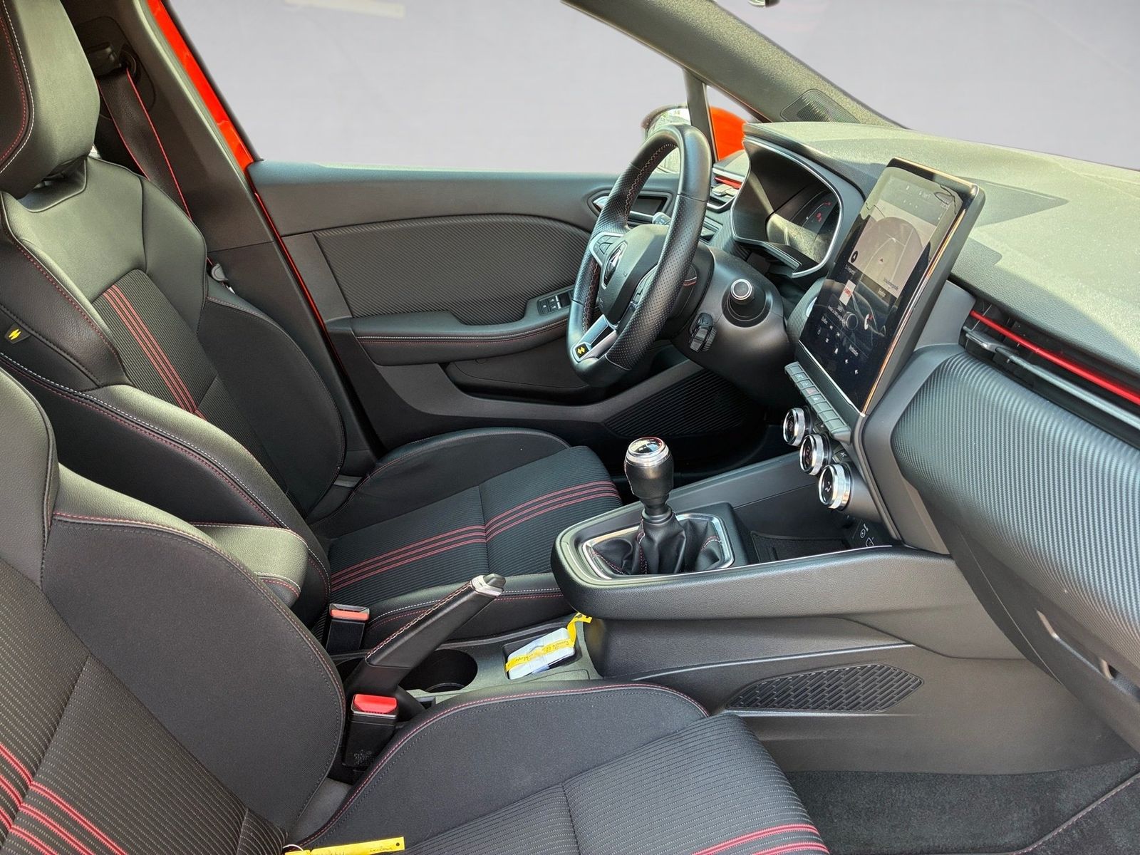 Fahrzeugabbildung Renault Clio V 1.0 TCe 100 Intens Kamera,LED,Navi,PDC,LM