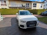 Audi Q3 2.0 TDI / LED / AHK / Neuwertig