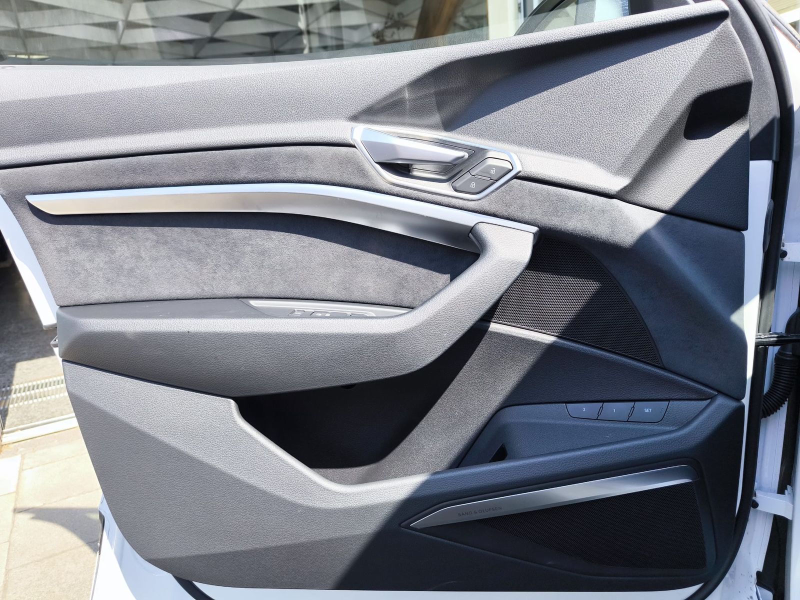 Fahrzeugabbildung Audi e-tron S LINE BLACK EDITION LED+SHZ+KAM+B&O+ACC+