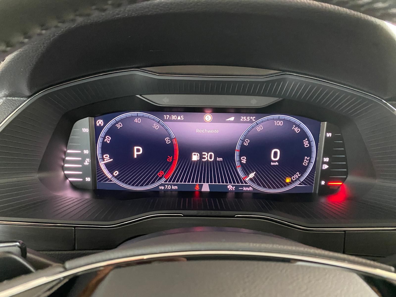 Fahrzeugabbildung SKODA Superb 2.0 TSI DSG 4x4 Style/STHZG/360/ACC/