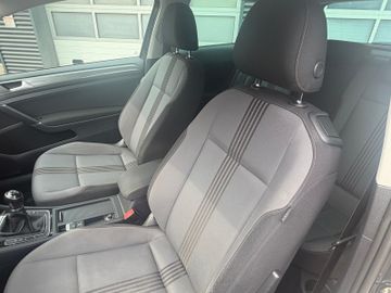 Volkswagen Golf - 11