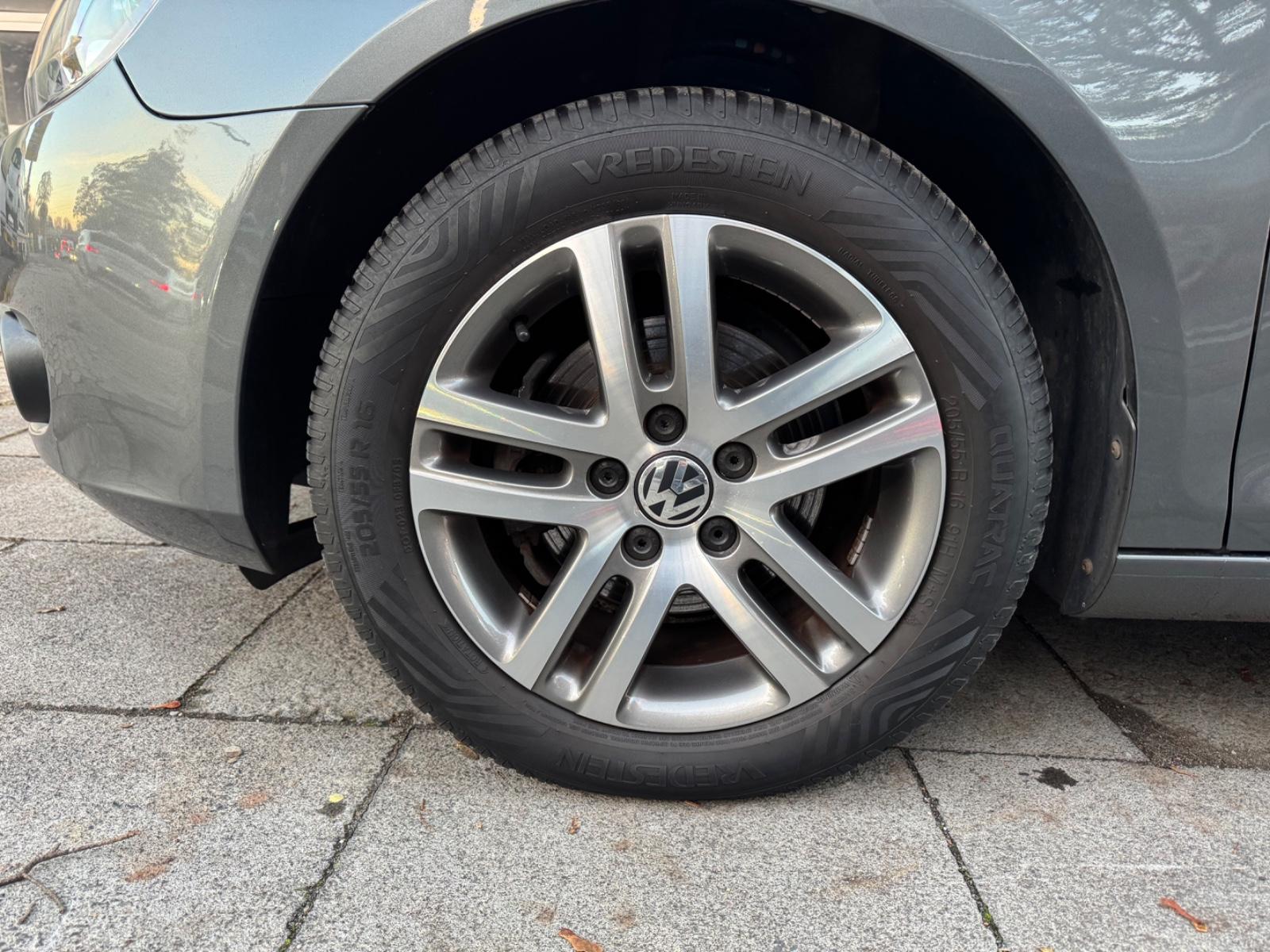 Volkswagen Golf 2010 — photo 22