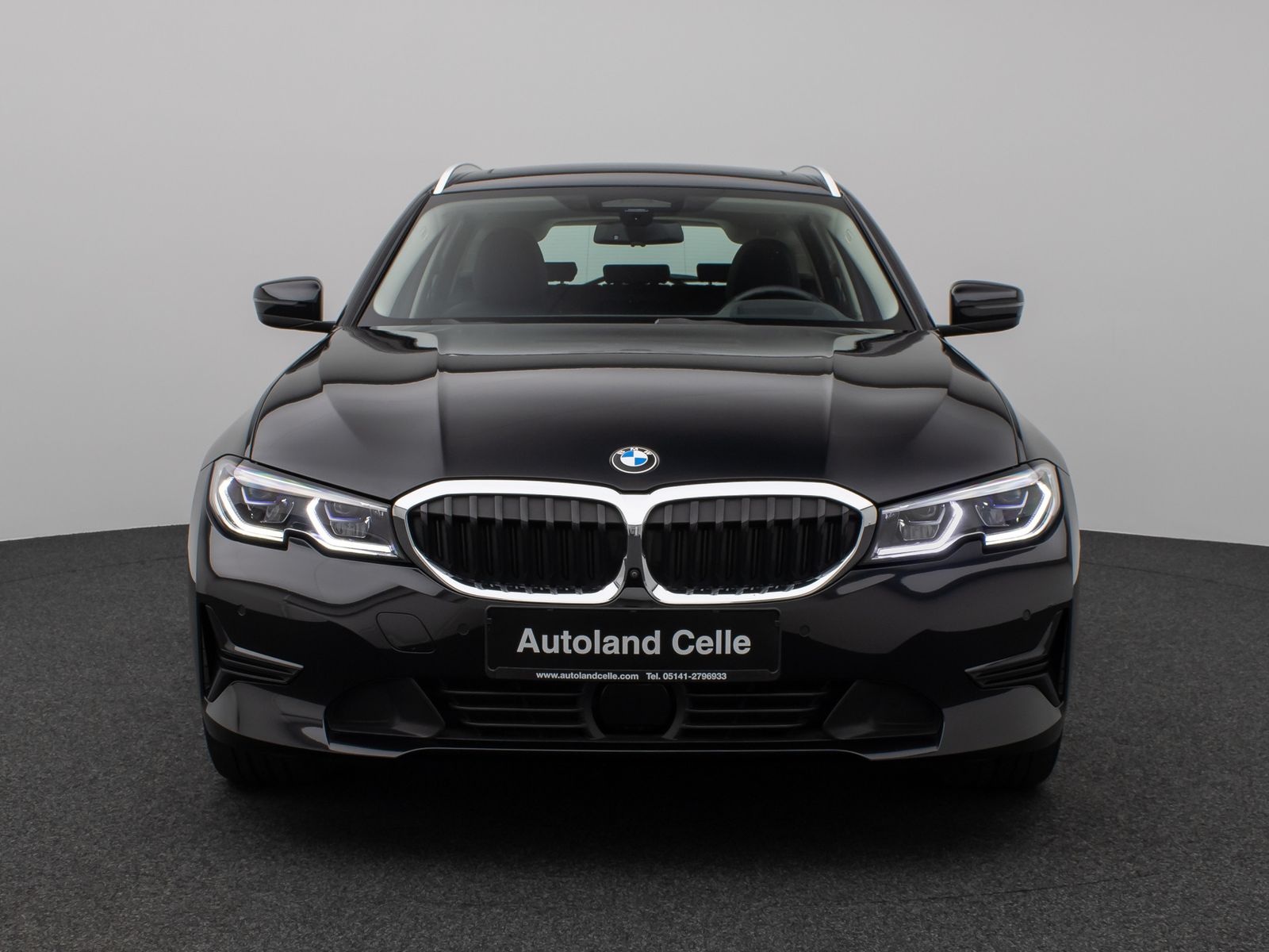 Fahrzeugabbildung BMW 330e Panorama 360° Laser HUD DAB HiFi AHK ACC