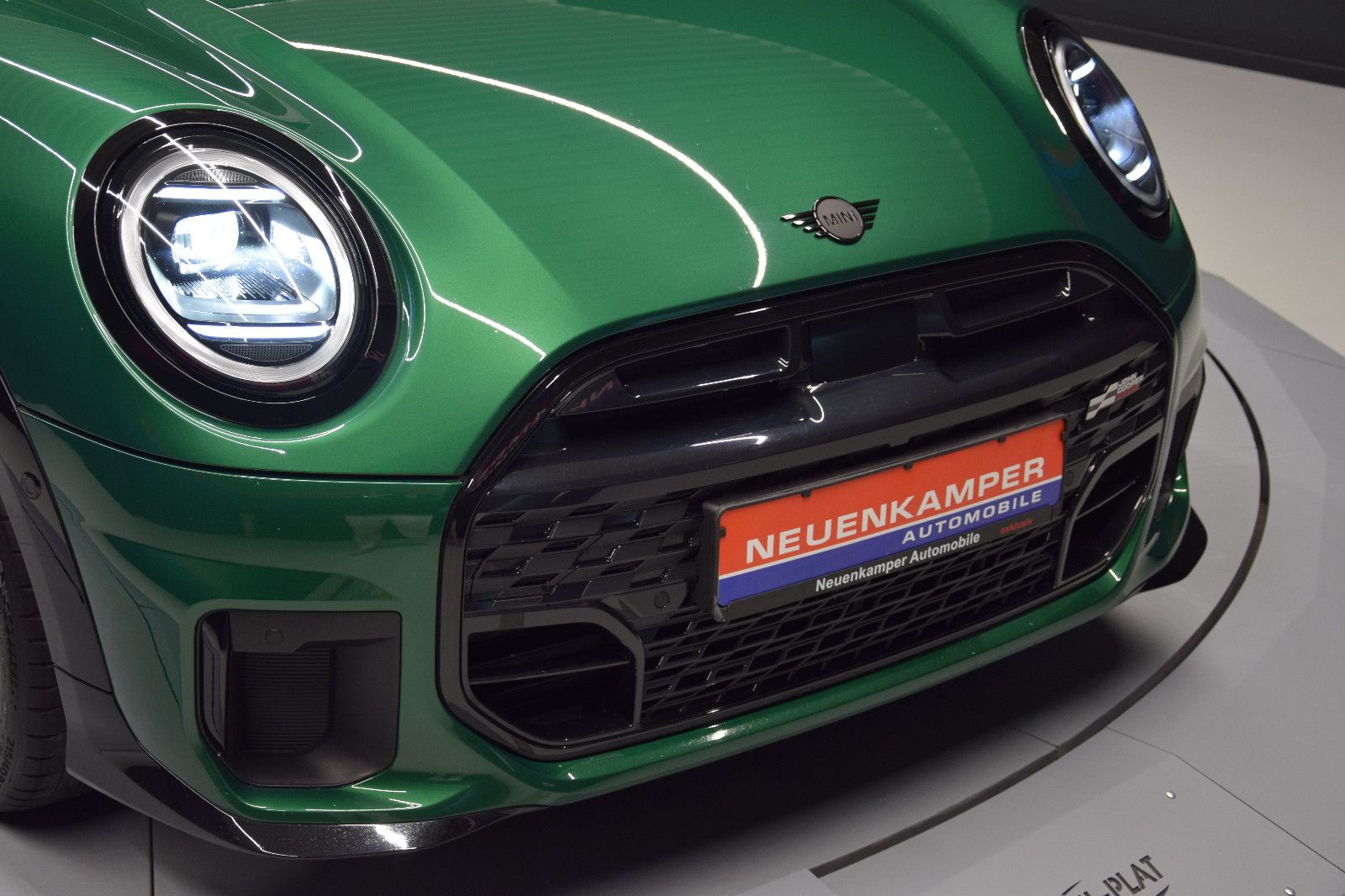 Fahrzeugabbildung MINI Cooper S John Cooper Works Trim 5-Türen Pano HuD