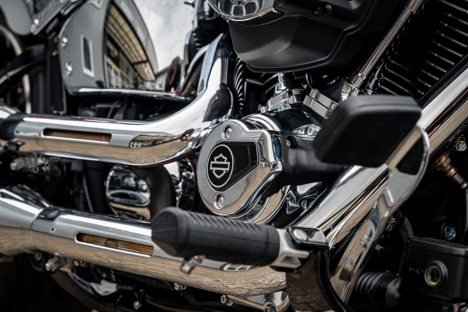 Fahrzeugabbildung Harley-Davidson BREAKOUT FXBR 117 ci - MY25 - Sofort Verfügbar