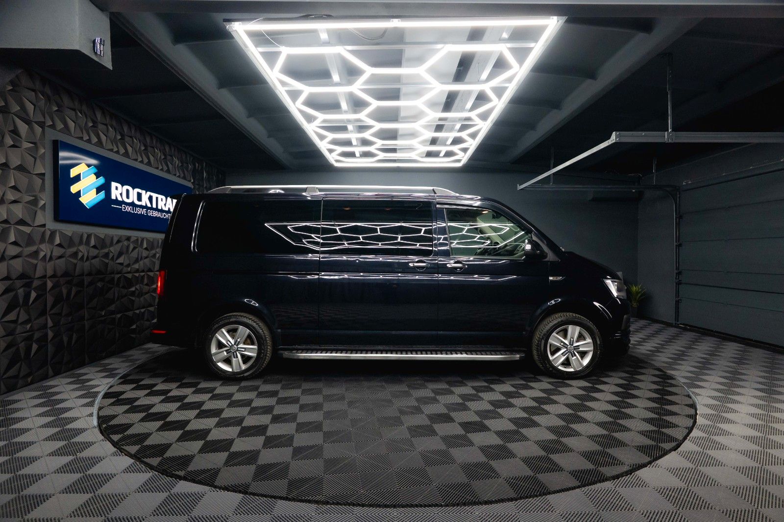 Fahrzeugabbildung Volkswagen T6 Multivan 2.0 TDI DSG Lang *ACC*CarPlay*DAB*