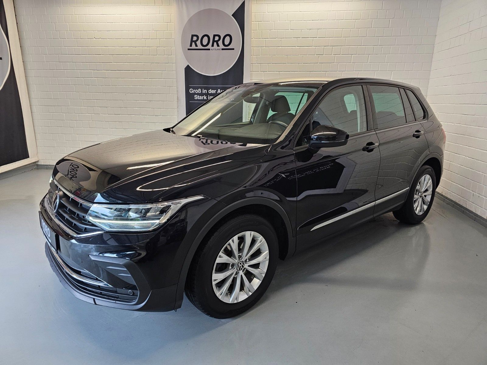 Volkswagen Tiguan Basis 2.0 TDI ACC Automatik 1.Hand SH foto 2