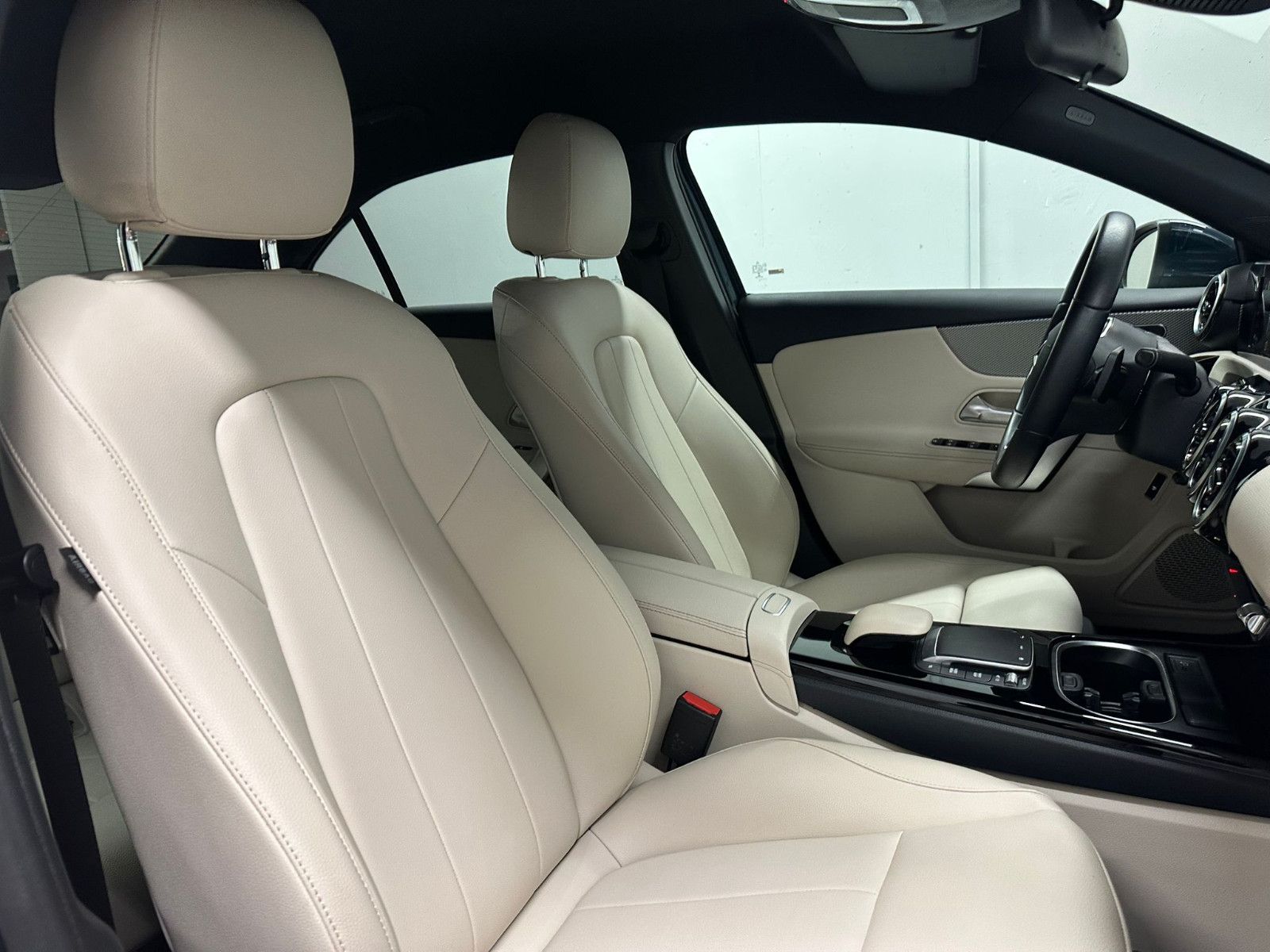 Fahrzeugabbildung Mercedes-Benz A 180 d Limousine *Progressive*NAVI*AHK*LEDER*