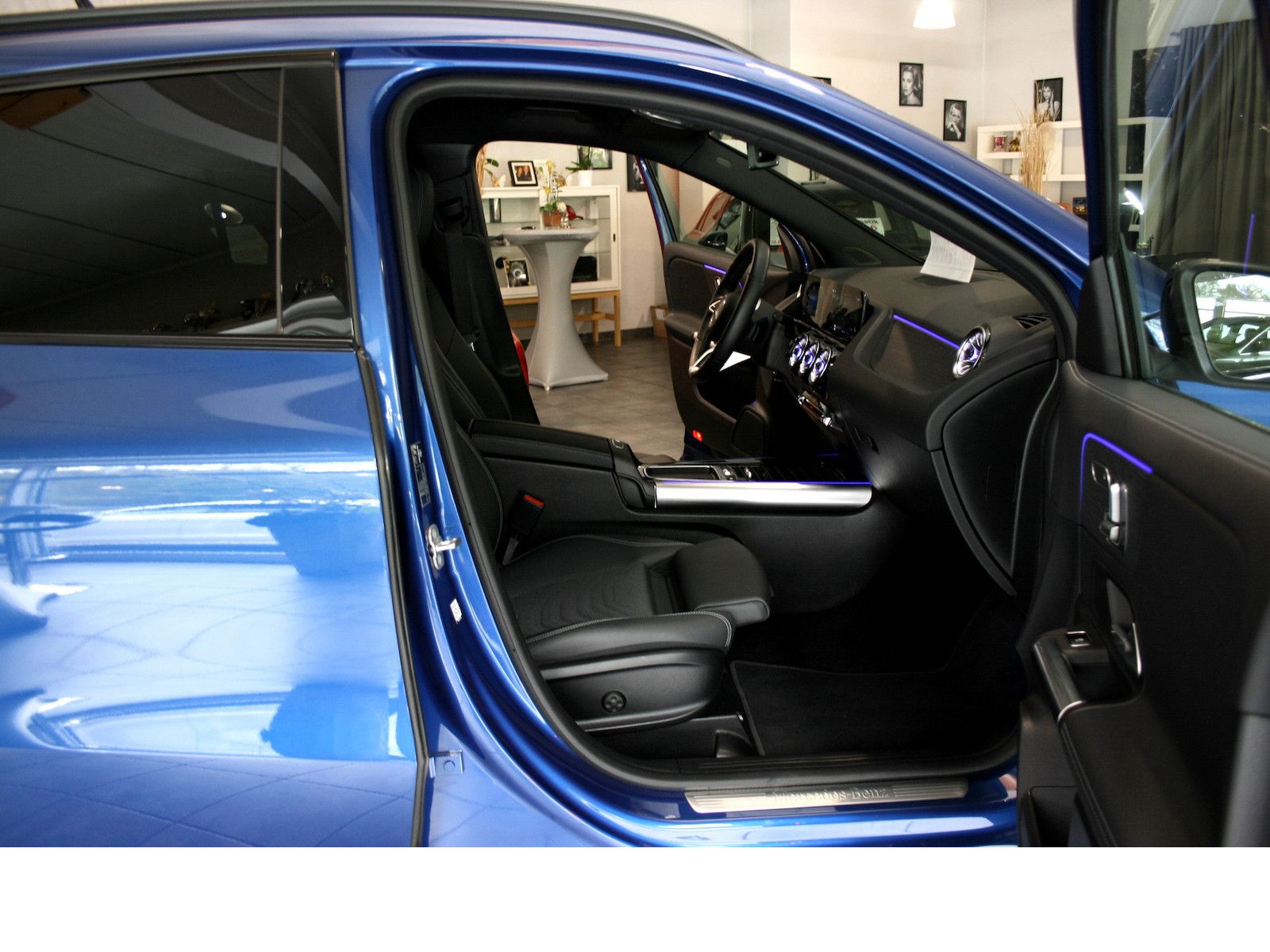 Fahrzeugabbildung Mercedes-Benz GLA 200 Progr. Night*360°*Memory*MBUX*Distronic