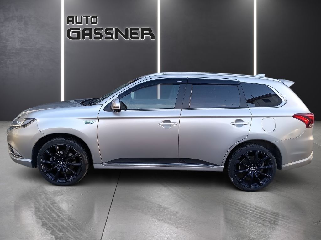 Fahrzeugabbildung Mitsubishi Outlander Plug-in Hybrid 2.4 PLUS Spirit 4WD AHK