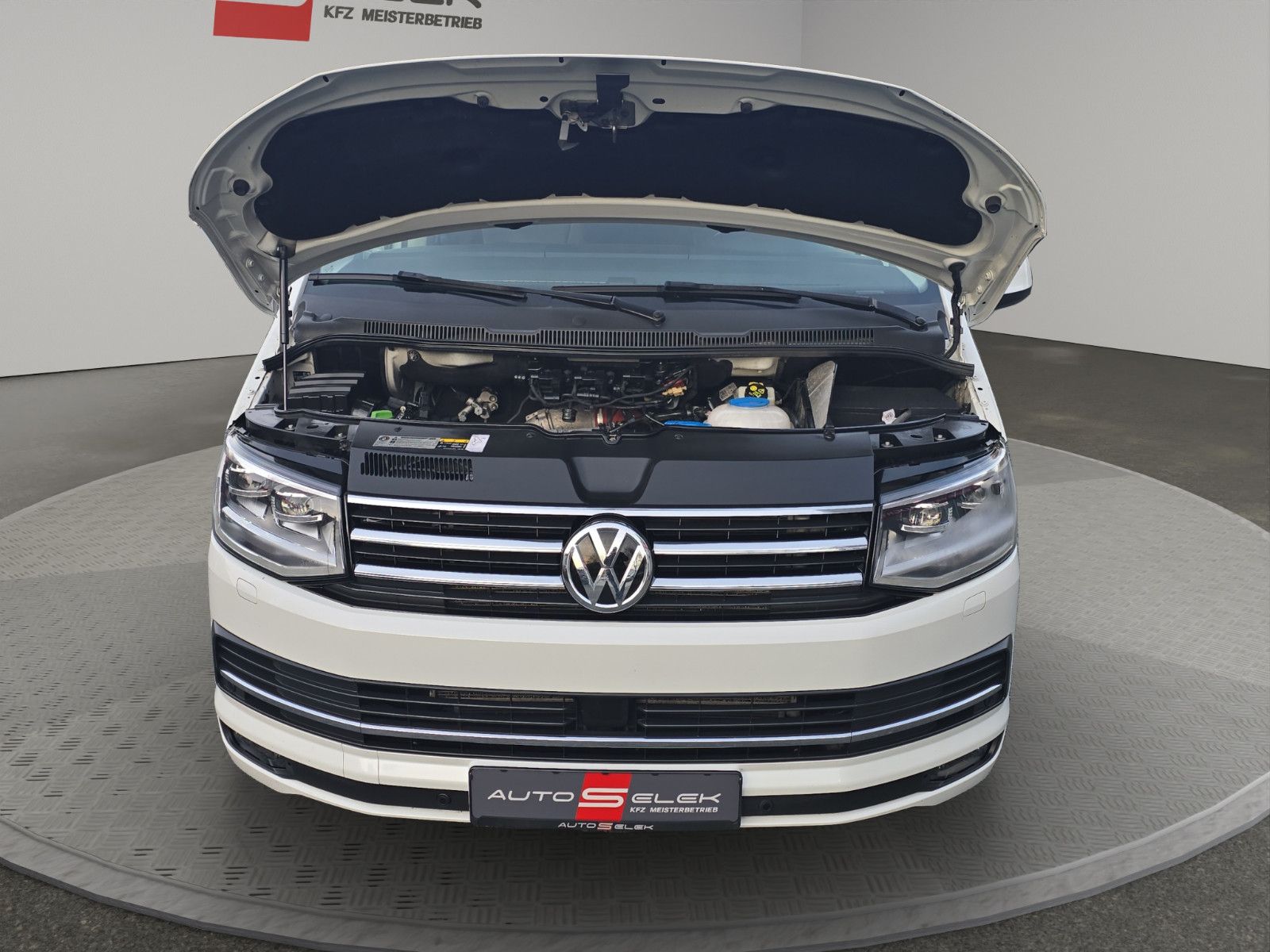 Fahrzeugabbildung Volkswagen T6 Multivan Generation Six+DSG+7 Sitze+AHK+LED