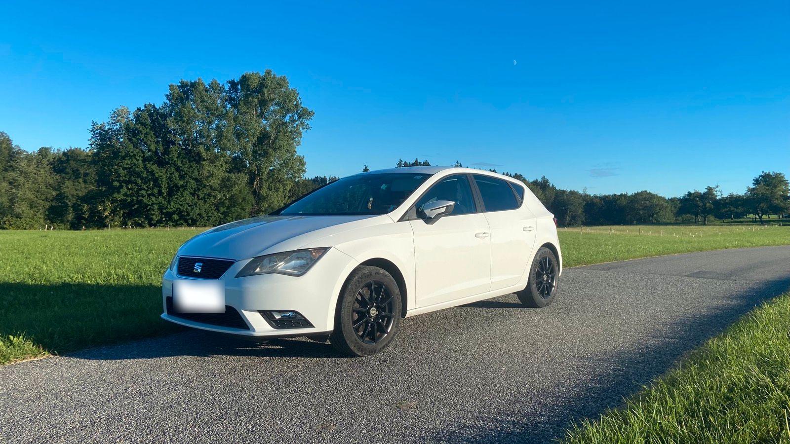 Seat Leon 2014 — салон