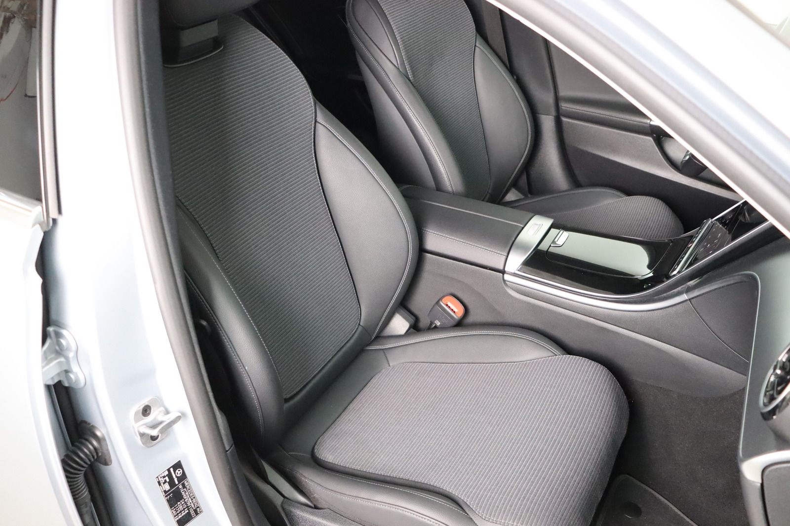 Fahrzeugabbildung Mercedes-Benz C 220 T d 4Matic * LED * Memory * DAB