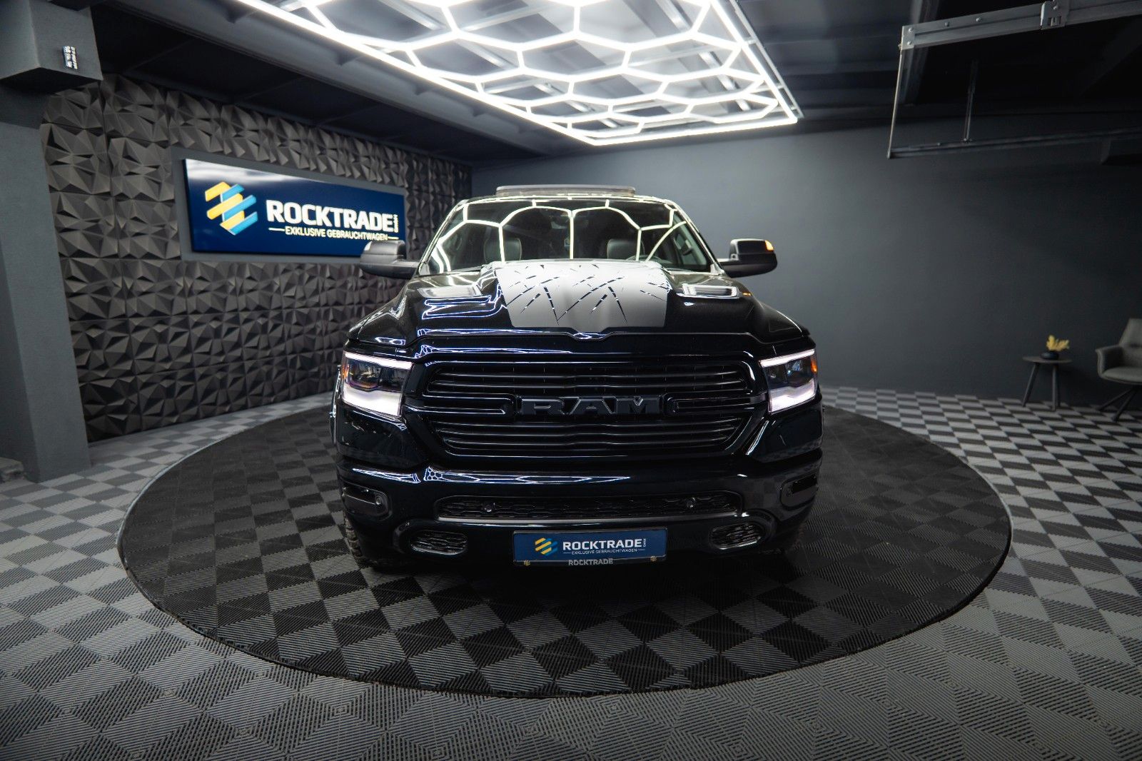 Fahrzeugabbildung Dodge RAM 5.7 V8 HEMI 4x4 NIGHT LARAMIE *Pano*22 Zoll*