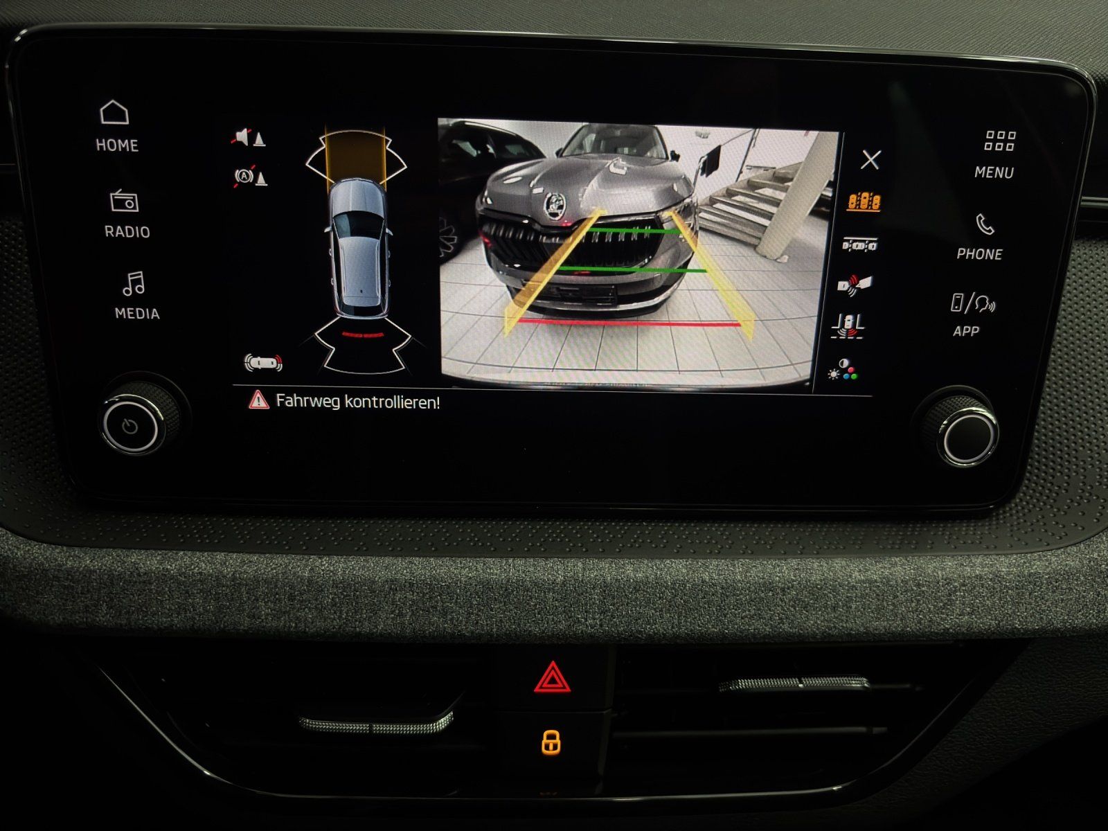 Fahrzeugabbildung SKODA Kamiq Tour 1,0 TSI 70 kW