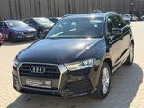 Audi Q3 sport Automatik / Xenon / Navi / Anhängerkup. - Audi Q3: Schwarz