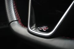 Fahrzeugabbildung Seat Leon LIM. 1.0 TSI FR VIRTUAL/NAVI/BEATS/SHZ/NAVI
