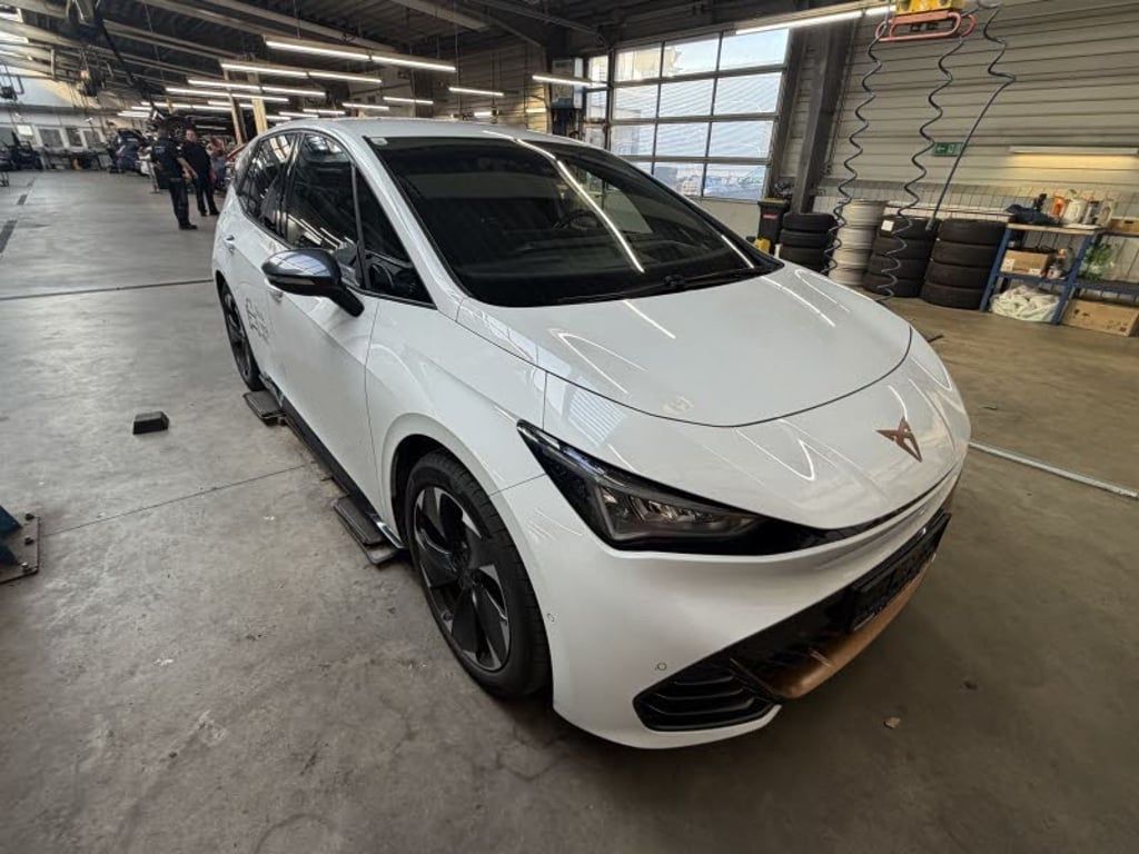 Cupra Born 150 kW *HEADUP*SPORTSITZE* imagem 2