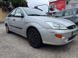 Ford Focus 1.6 Ghia Automatik*Klima* - Ford Focus aus 1999: Ghia