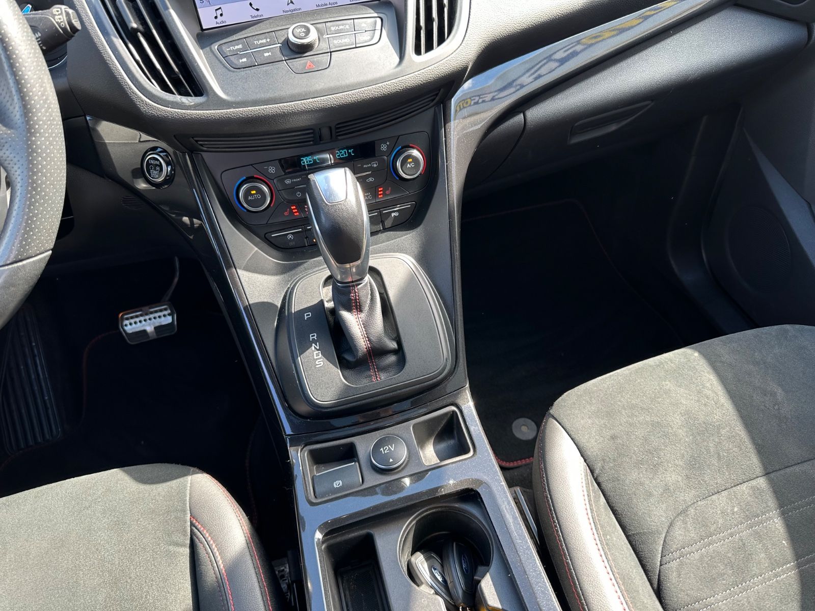 Fahrzeugabbildung Ford Kuga 2.0 TDCi ST-Line 4x4 AHK/BiXenon/Pano/Sound