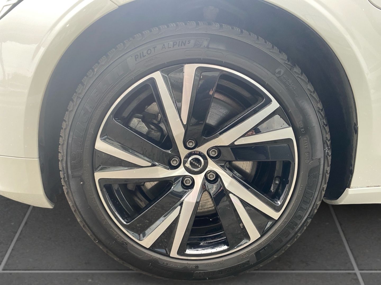 Volvo V90 Plus Dark T6 AWD Recharge Plug-In Hybrid HUD foto 9