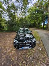 BMW X6 xDrive50i  *soft close* Schiebedach* Head up* - BMW X6 von privat