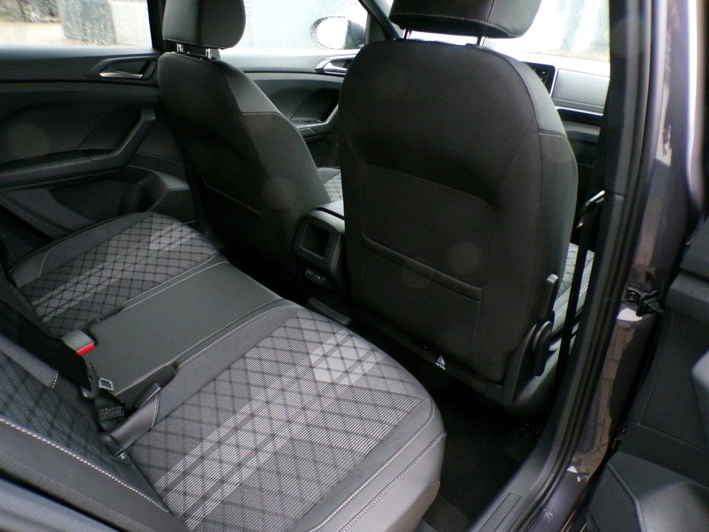 Fahrzeugabbildung Volkswagen T-Cross  1.0 TSI DSG R-Line *AHK*LED-Matrix*RüFa
