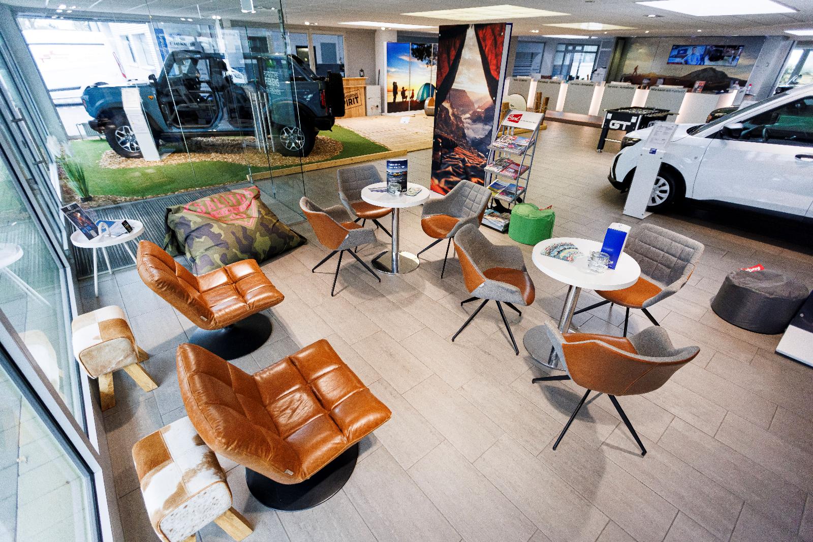 showroom-image-top